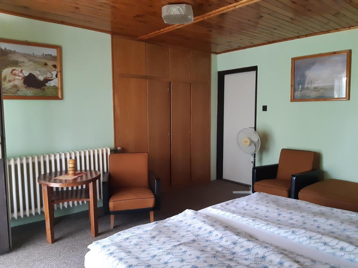 Toldi Apartman Hotel Keszthely Buitenkant foto